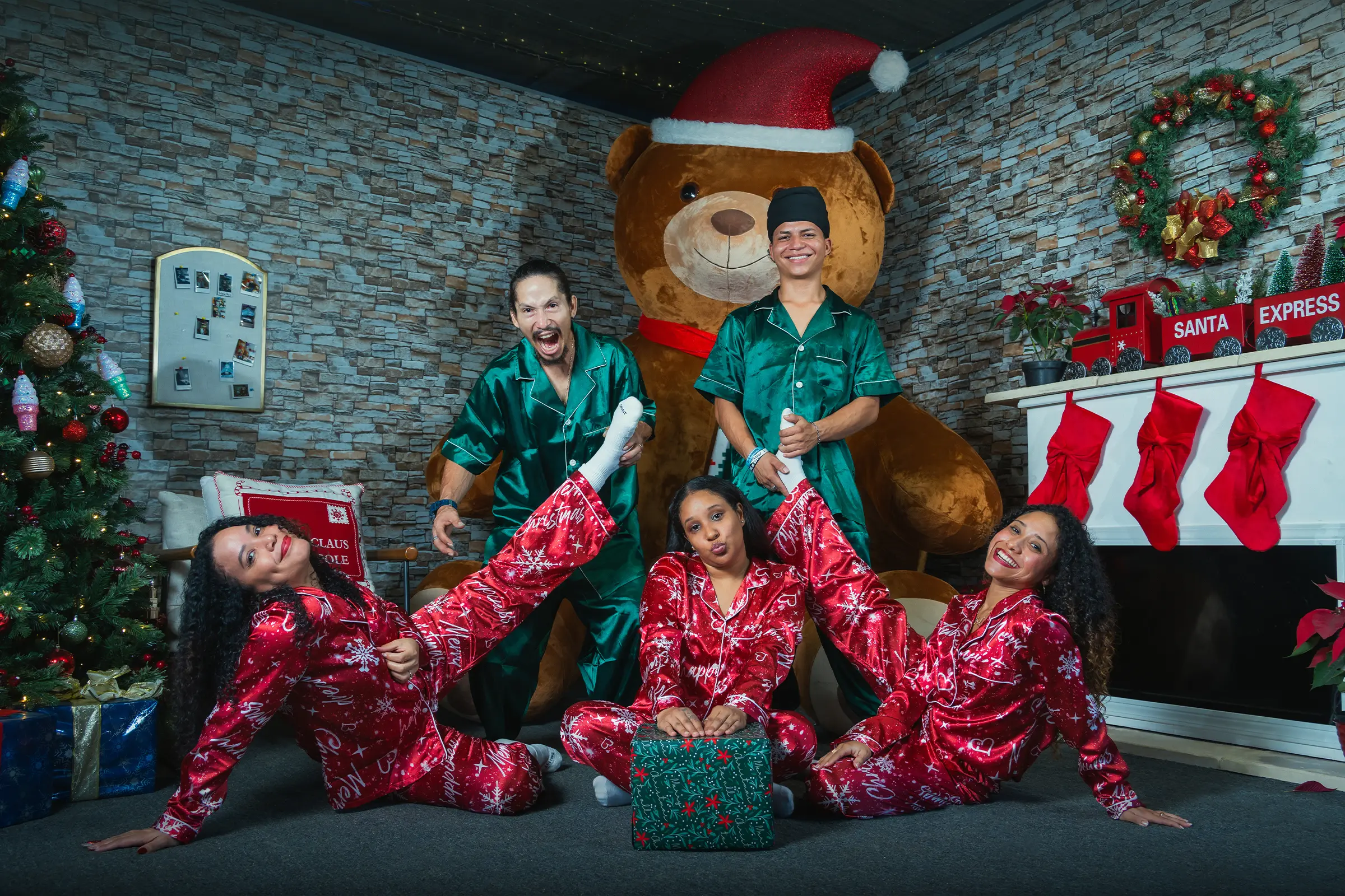 background-image-family-christmas-shoot